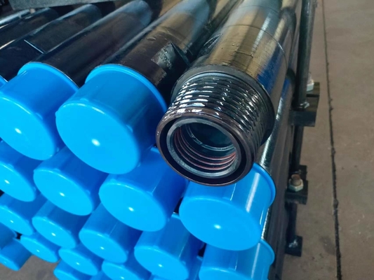 أنابيب حفر آبار المياه الفولاذية العالية Od 114mm 4 1/2 &quot;Remet Length 6000mm Black