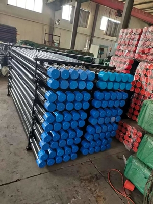 أنبوب حفر آبار المياه OD 114mm 4 1/2 &quot;Remet Thread أسود